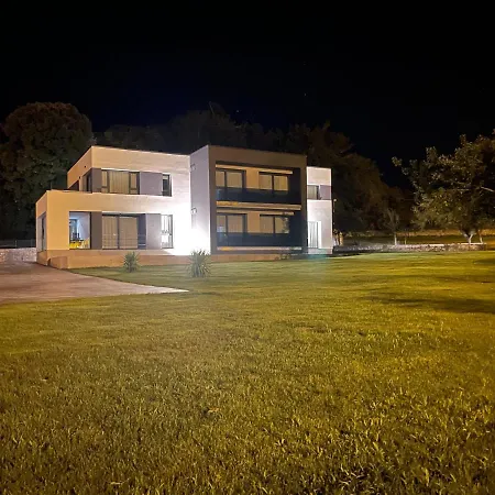 Turisticos El Rinconin アパート リャネス